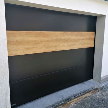 BBS-Sektionaltor-Black-Ulti-Matt-mit-Desert-Oak